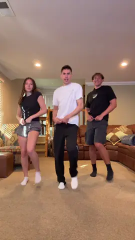 Mandatory dance when you pull up 🤣🔥🔥 ( @Evan Gomillion ; @Jada Gomillion ) #diadelicia #phonk #trend #viral #fyp 