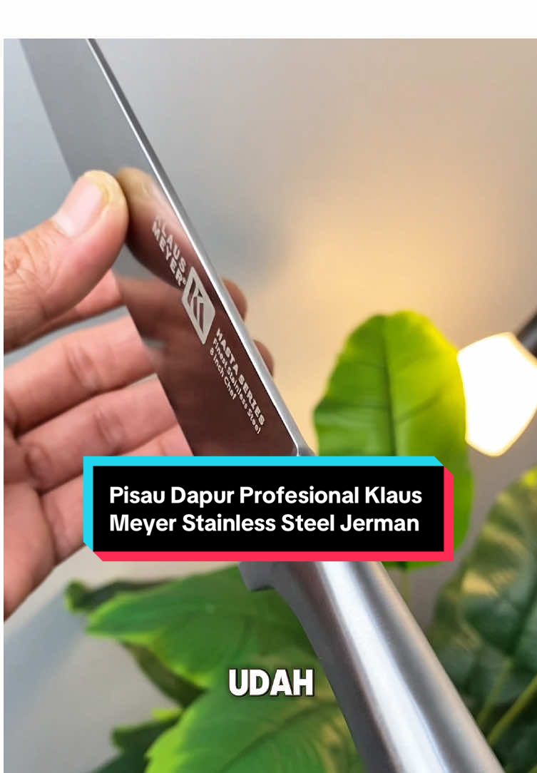 Replying to @Sya Chi Ra Rekomendasi pisau dapur profesional serbaguna dari Brand Klaus Meyer berbahan stainless steel berkualitas Jerman anti karat, yang cocok digunakan untuk memotong daging, ikan, sayur-sayuran, maupun bumbu-bumbuan. Memiliki ketebalan 1,5 mm dengan total panjang pisau di 34 cm dengan panjang bilah pisau di 20cm serta lebar 4,5 cm, yang tentunya sangat cocok digunakan untuk kebutuhan dapur sehari-hari maupun penggunaan profesional. #pisaudapur #pisaudapurstainless #pisaudaging #pisauserbaguna #pisauklausmeyer  