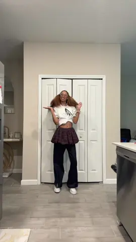 Very fun dance…very tiring too my gosh😭 #fyp #illit #kpop #jellyous #jellyousillit #dance #kpopcomeback 