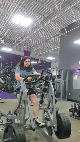 quick little 135 iso row #infulencer #foryoupage #fyp #motivation #fitnessjourney #fitnessjourney #Fitness #excersise #fitfam #training #gym #gymrat #GymLife #gymmotivation #tiktokgymlover #pullday #backday 