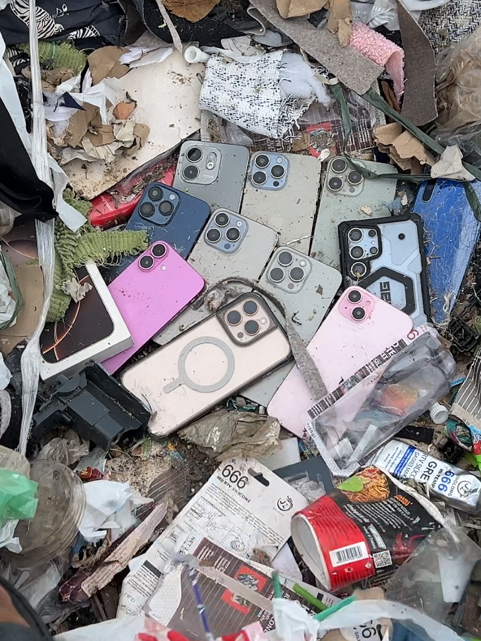 Lucky Day...!! A lots of iPhone New Series on Garbage #tiktokviral #foryou #fypシ゚viral #fypシ #fypシ #fyp #tiktokviral #iphone #iphone16promax #iphone15promax #phone 