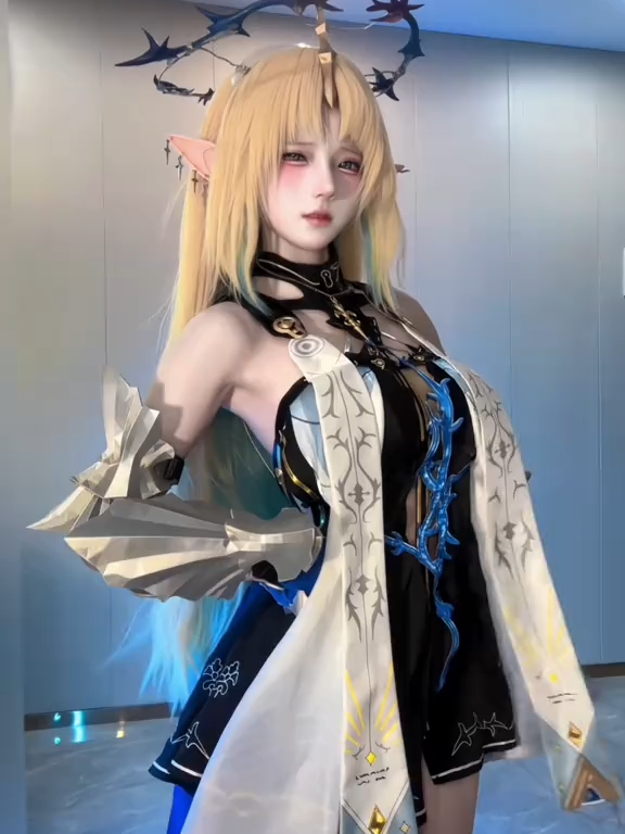 Baring teeth- Send it to #Mingchao #Fludelis #cos #Katisia #viral #xuhuong #girls #cosplayer #cos