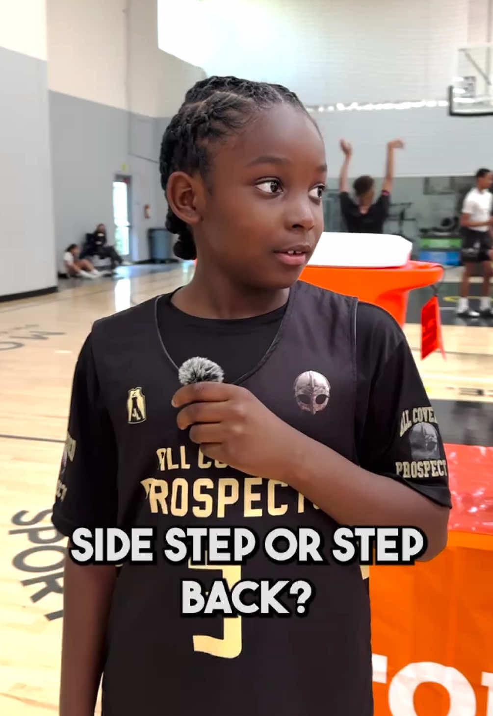 Sidestep or stepback? 🤔 @Gatorade #NBA #gatorade #basketball #fyp 