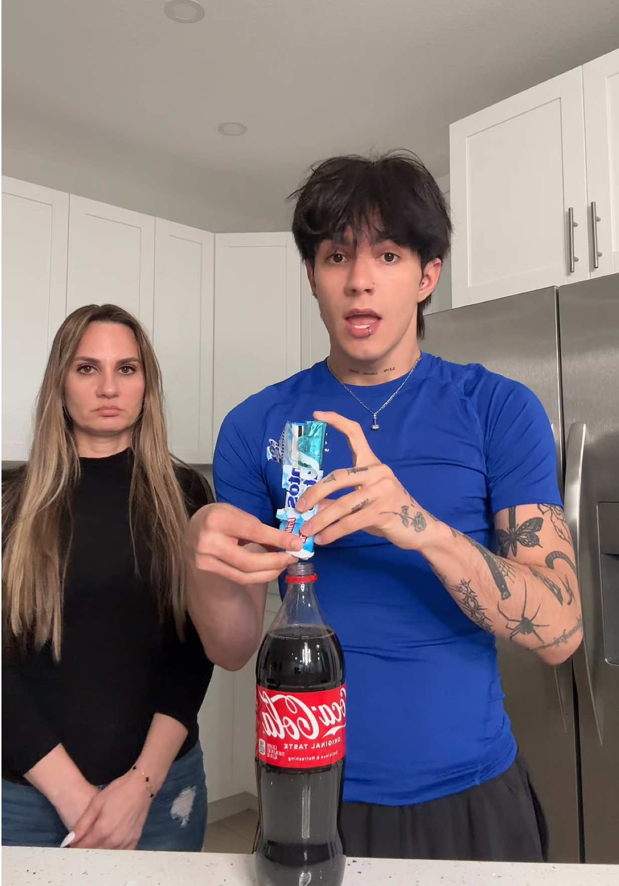 Les presento el volcán 🌋😍 #mentos #cocacola 