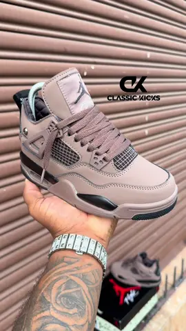 𝐍𝐄𝐖 𝐅𝐋𝐀𝐌𝐄 🤎🤎🤎 •𝐔𝐍𝐈𝐒𝐄𝐗 @𝐜𝐥𝐚𝐬𝐬𝐢𝐜_._𝐤𝐢𝐜𝐤𝐬 𝐃𝐌 𝐓𝐎 𝐎𝐑𝐃𝐄 𝐒𝐢𝐳𝐞 𝟓.𝟓-𝟏𝟏 𝐄𝐔𝐑 𝟑𝟔-𝟒𝟓