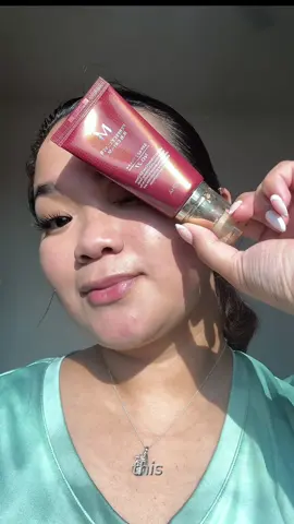 How am I gonna let my face breath from heavy foundation up this summer? This BB cream with spf42, it evens out my skin tone and acts like a skincare! #bbcream #missha #redness #spf 