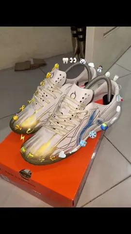 💛🥶🤍#fyp #ortuseight #legionv5 #offwhitegold #catalyst #sepatufutsal 