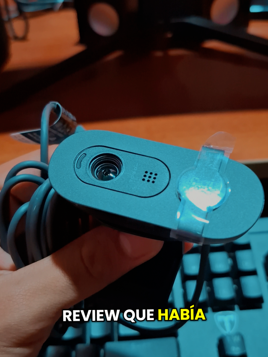 NUESTRA CÁMARA PARA LOS STREAMS!!! LA LOGITECH BRIO 100 #streamer #setup #logitech #brio #webcam #upgrade #fyp 