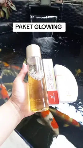 Emang mantul bgttt ini paket 3 in 1 yah,bikin wajah jd cerah ,glowing dan flek memudar....  #chalonese #penghilangflekhitam #krimflekhitam #toner #tonerflekhitam #sunscreen 