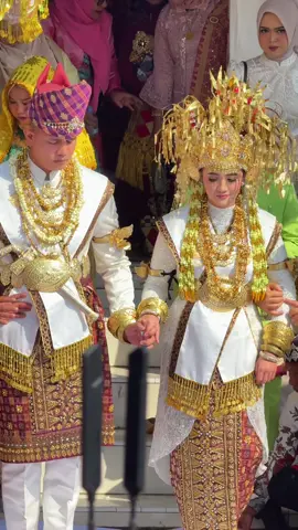 Highlight dari beberapa prosesi Anjau Marga, Pangeran AKP. Gusti Al Masri Pratama. S.iK & Ratu Lettu. dr. Dhea Andhira P #Lampung #Saibatin 