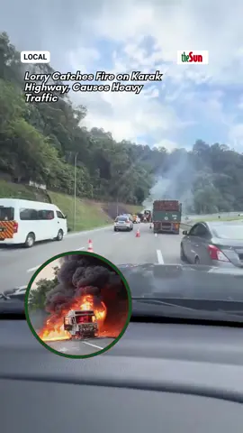 16 July 2025: A 10-tonne lorry carrying tents caught fire after Genting Sempah on the KL-Karak Highway early Wednesday morning. Only the right lane was passable, causing congestion at the scene. #theSunMY #localnews #trendingnewsmalaysia #fire #karak