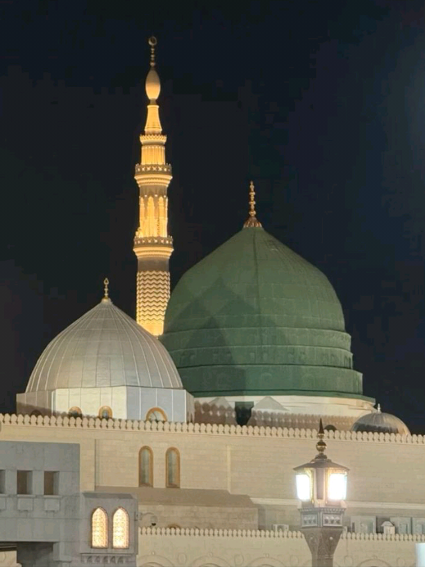Peaceful View of Masjid an-Nabawi 🌙 A breathtaking night view of the Green Dome at Masjid an-Nabawi, radiating peace, love, and deep spiritual connection to our beloved Prophet Muhammad ﷺ. #MasjidNabi#MadinaSharif #IslamicLove #ProphetMuhammadSAW #Peace #HolyPlace  #IslamicBeauty 