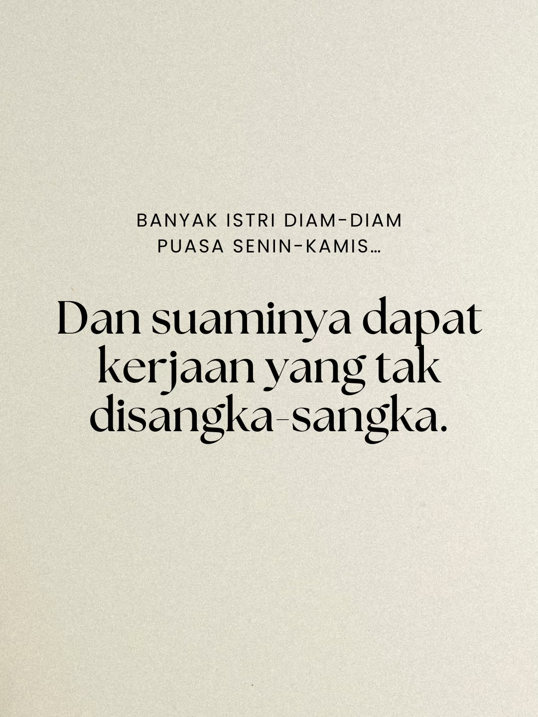 Puasa Senin-Kamis yang tak diumumkan dan doa yang tak diceritakan. Tapi justru dari situ, rezeki suami mengalir tanpa diduga. Tirakat Istri Mastery bantu kamu menjemput pertolongan langit dengan cara yang paling sunyi, tapi paling dahsyat #quraniclawofattraction #tirakatistri #hijrah #bukuislami #fyp