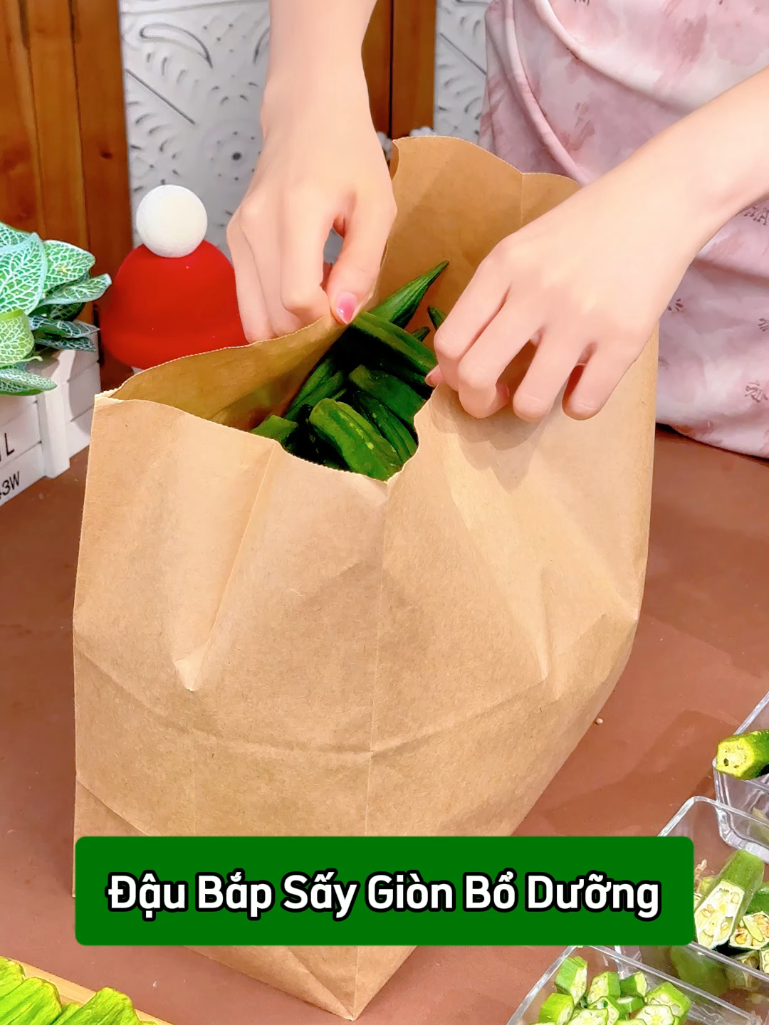 Hoàn toàn không chứa phẩm màu hay chất bảo quản, là món ăn lành mạnh đúng chuẩn.