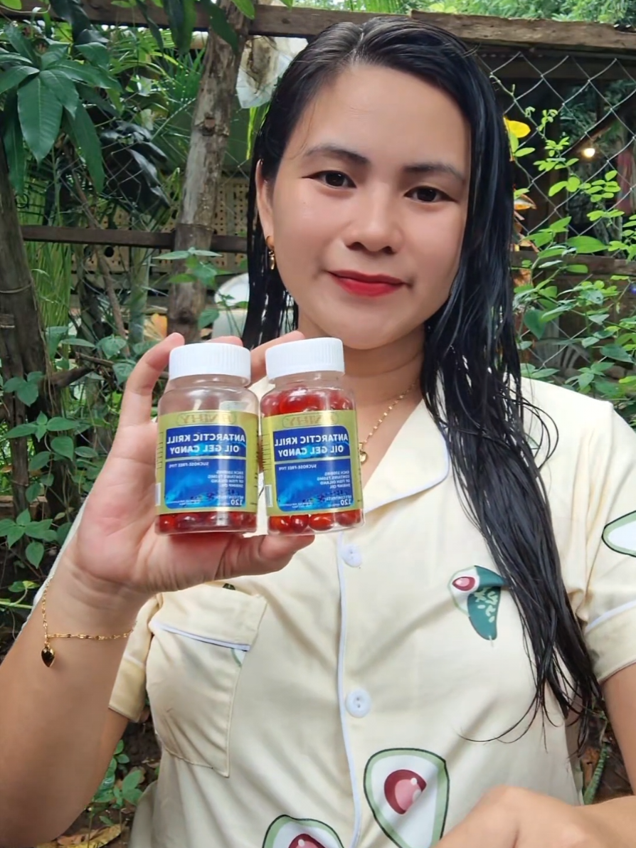 Replying to @johnheartsalas hello po , meron na po tayong available stock .nasa yellow basket po 😊👇  #antarctickrilloil #fishoil #omega3 #dha #vitamin 