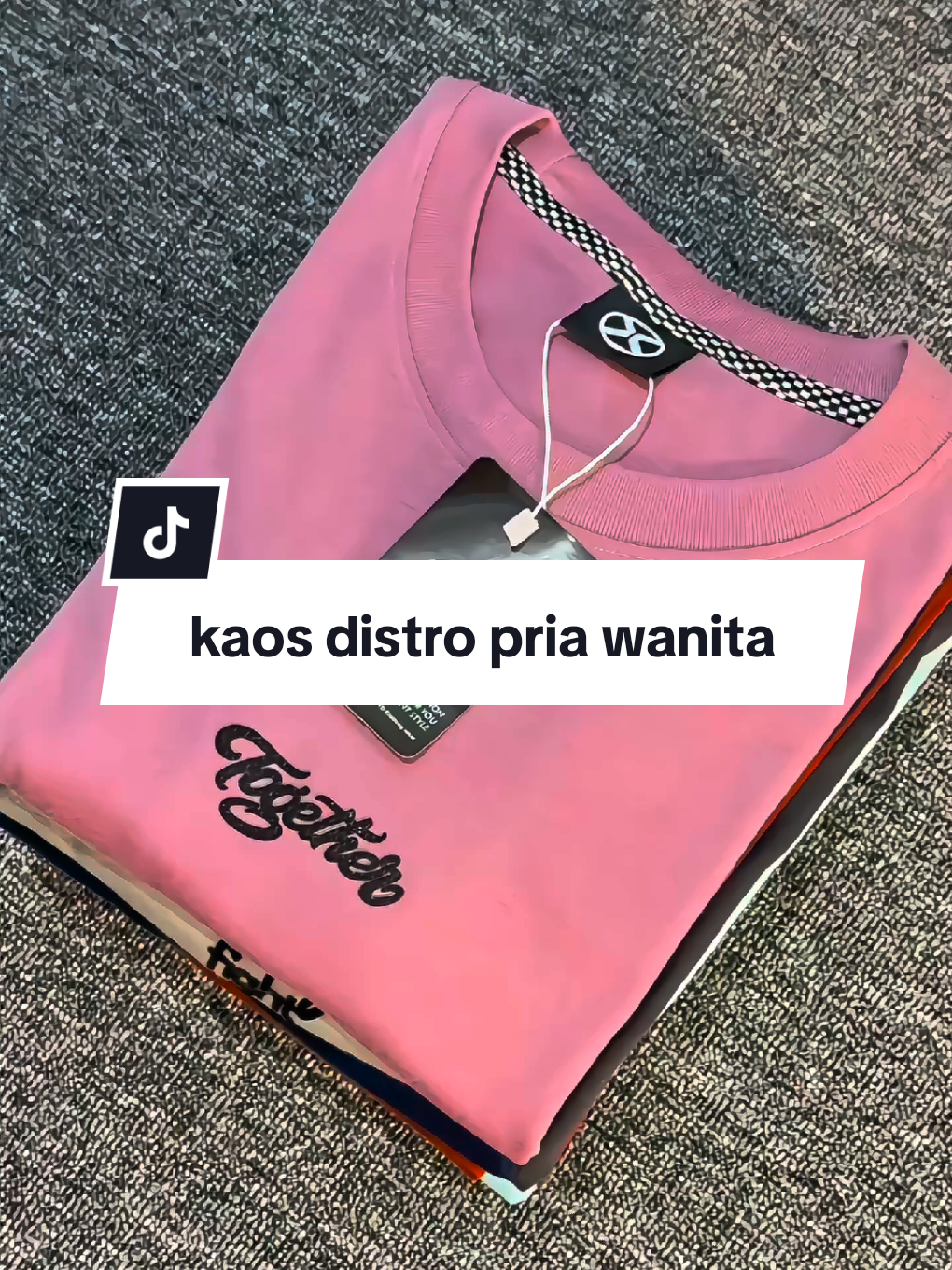 cocok buat kado orang tersayang, lagi promo 100k dapat 4pcs  #kaosviral #kaosdistro #kaos #kaosmurah #tshirt #kaospria #kaossimple 