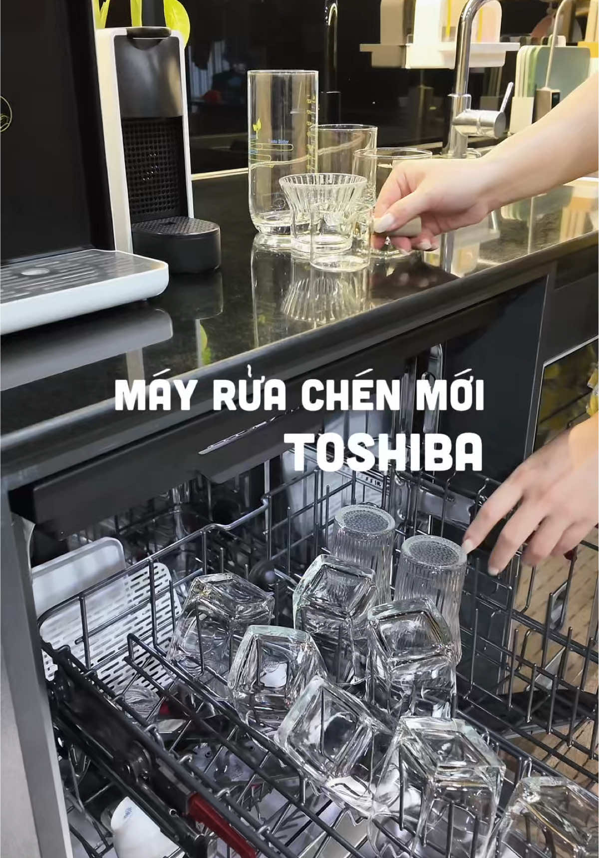 Máy rửa chén mới của tuii.. #momitrendii#homedecor#nhadep#bepdep#mayruachen#toshiba 