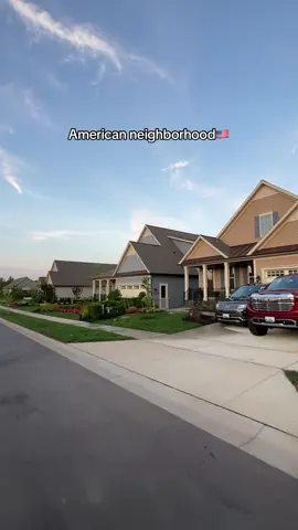American neighborhood🇺🇸😍#us#america#usavibes#dream #neighborhood 