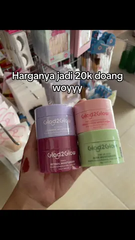 #glad2glow #g2gcushion 