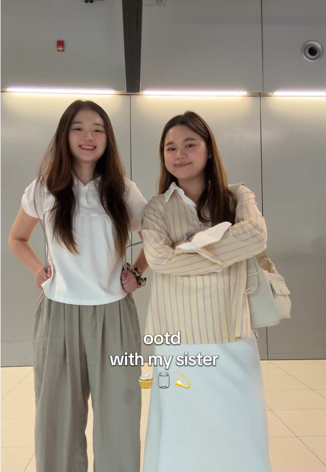 ootd w/sis น้องสาวคนดีคนเดิม🧁🏸#OOTD #outfitideas #tiktoklooks #bellwarisara #fitcheck 