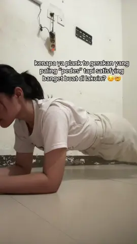 Challenge time! Berani plank 60 detik? Tag temanmu yang butuh pedes workout ini! Ib : ka @wildberryy  #plank #Fitness #workout #core #abs #plankchallenge #plankworkout #fitnessmotivation #gym #motivation #coreworkout #homeworkout 