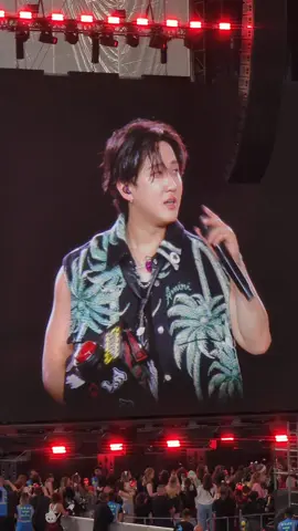 The wind was a paid actor btw #straykids #straykidsfrankfurt #seochangbin #changbin #stay 