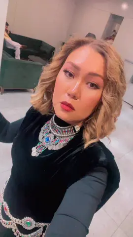 Desmalroke…🤭🤭                                     #ConfidenceVibes #SelfieMode #OOTD #culture #traditionalwear #FYP #SelfLove #GlowUp #AfghanBeauty #StatementJewelry #ChillAesthetic #Hazara 