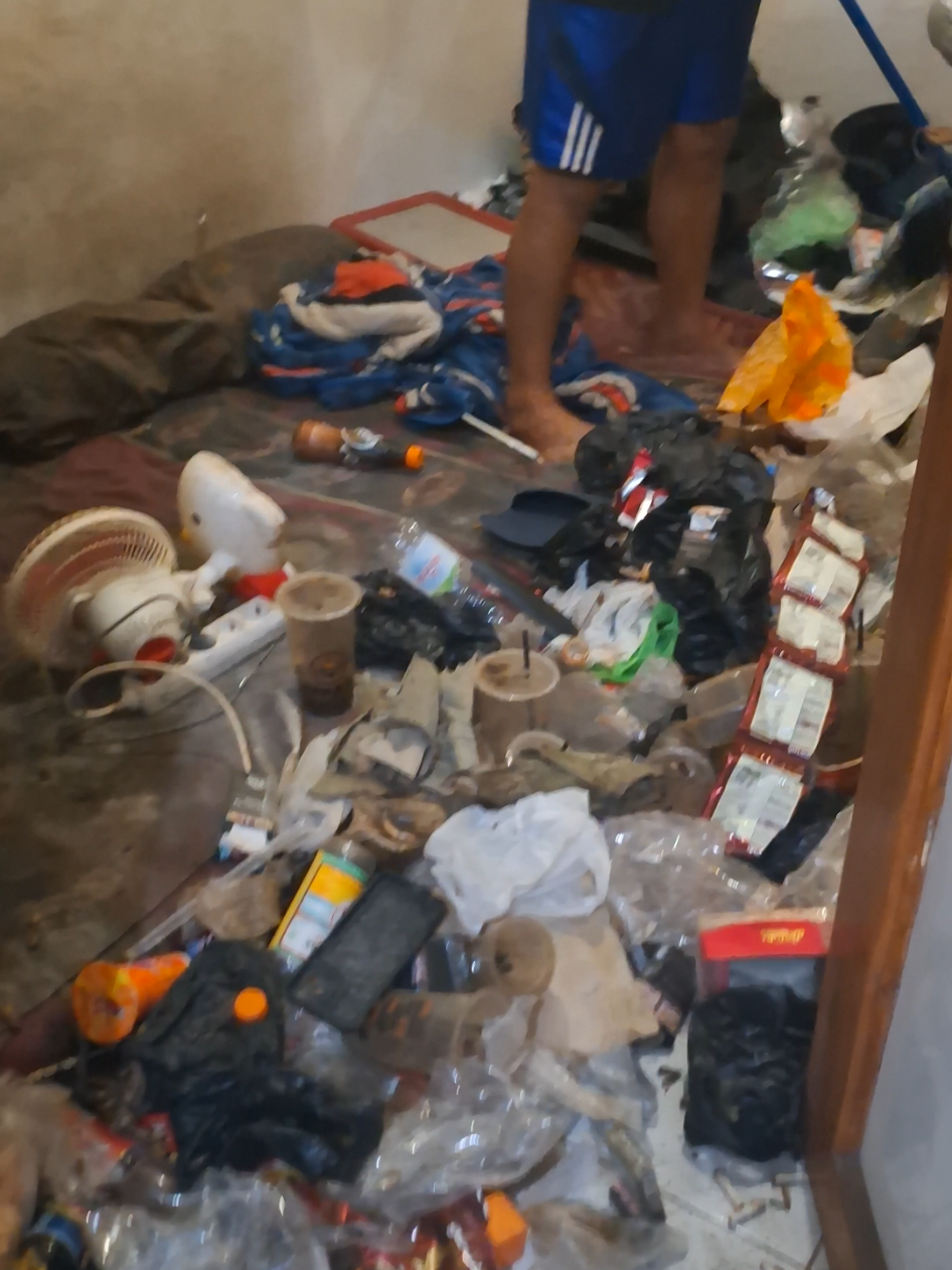 ga ada ahlak anak kost yg kaya gini ni...mahasiswa perawat pula🤦‍♀️😡😡 kamar dijadikan gudang sampah..astagfirullahh🤦‍♀️ #viral #fypシ #anakkost #sampah #kotor 