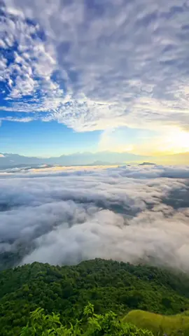 Manungkot  #manungkot_damauli #badal #clouds #damauli_tanahun #travel #placetovisitnearpokhara #monsoonvibes 