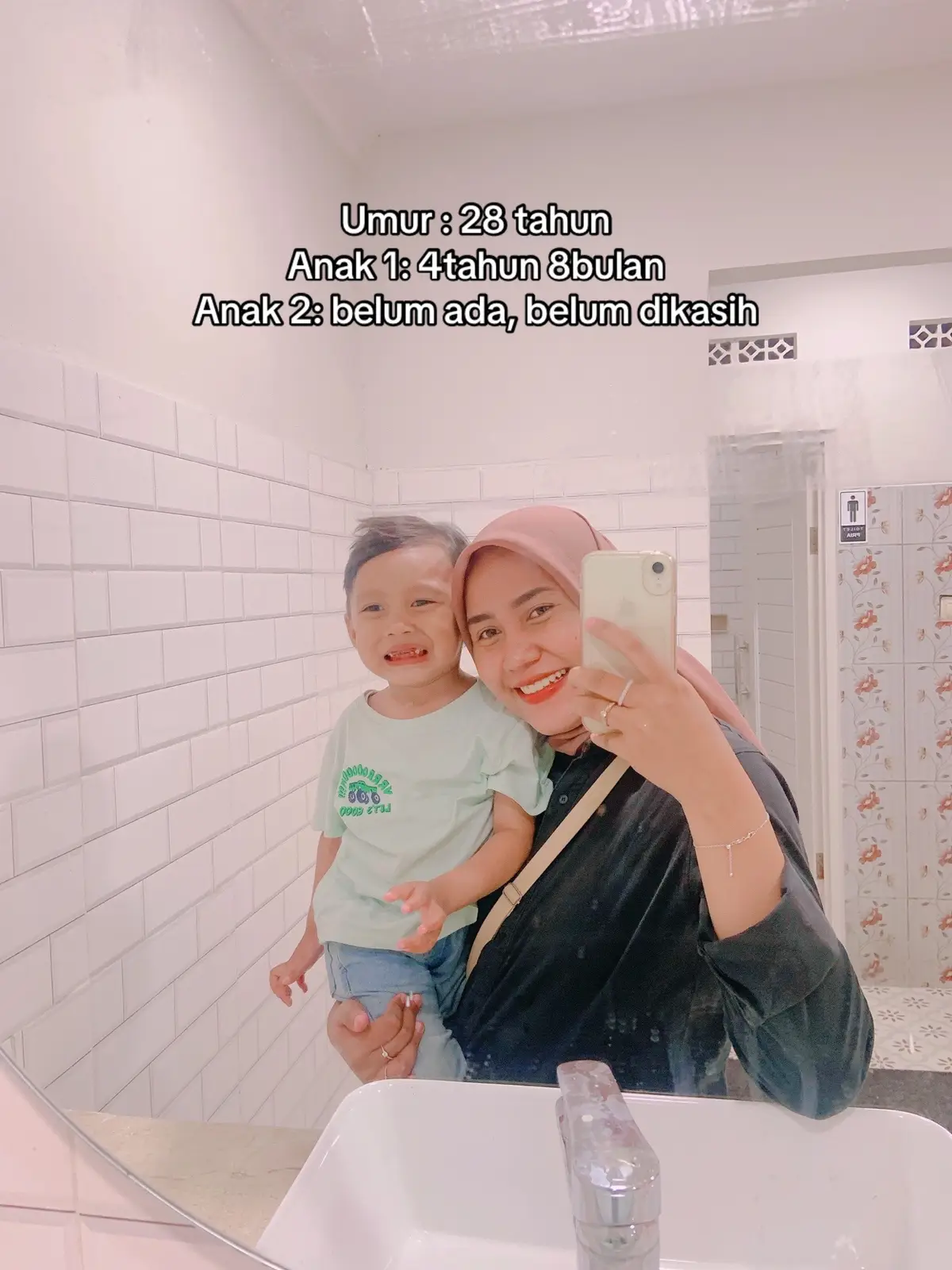 Yang tadinya cukup 1 anak aja, tapi akhirnya berubah mau punya anak 2 aja cukup😁 tapi belum dikasih lagi karna baru banget lepas kb hihi. Prinsip masing masing ya ini, yg menjalankan juga masing2, jadi mau punya anak 1,2,3 pun gpp🤗
