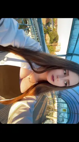 мне очень нравится это видео , но я там в конце не выговариваю слова , потому что с нами тетеньки начали говорить 🪷