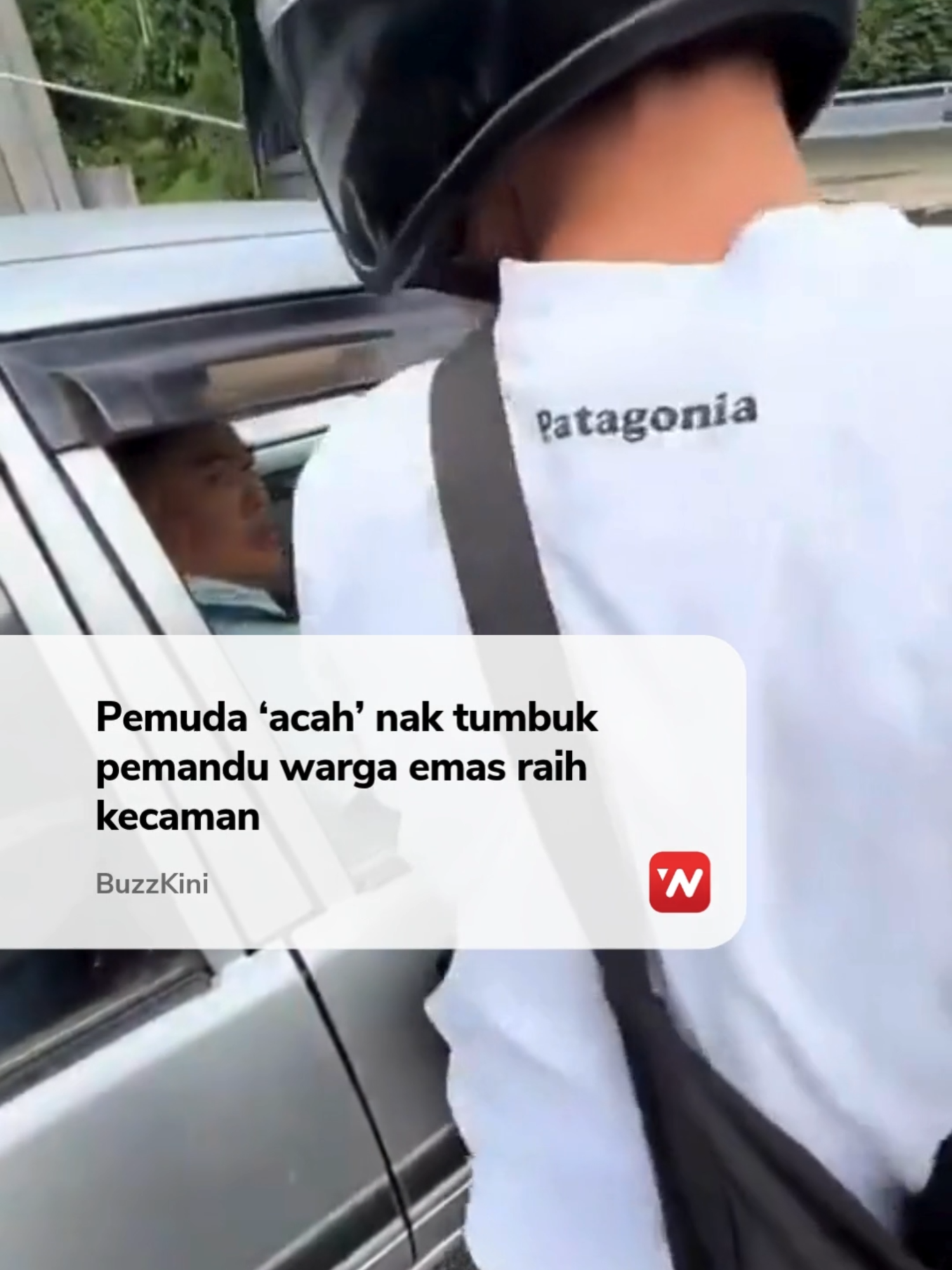 Dia juga bertindak memarahi dan mengetuk Perodua Kancil yang dipandu oleh warga emas berkenaan sehingga menyebabkan visor salah satu pintu kereta terbabit tercabut #fyp #fypmalaysia #tiktokmalaysia #viralmalaysia #viral