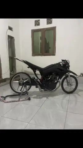 tak enteni sek an🤭#fyp #surexmalangraya #supermotoherex #crfcriminal🥷🏻 