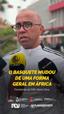 “Estamos preparados. E comprometidos.” O Presidente da Federação fala com clareza sobre o trabalho que está a ser feito para garantir que o Afrobasket 2025 no Namibe seja um exemplo para o continente. Vê. Partilha. O basquete angolano em festa. #AFROLOC #Afrobasket2025 #NamibeEmFoco #FederaçãoComFoco #DesportoÉPaís #AngolaAcredita