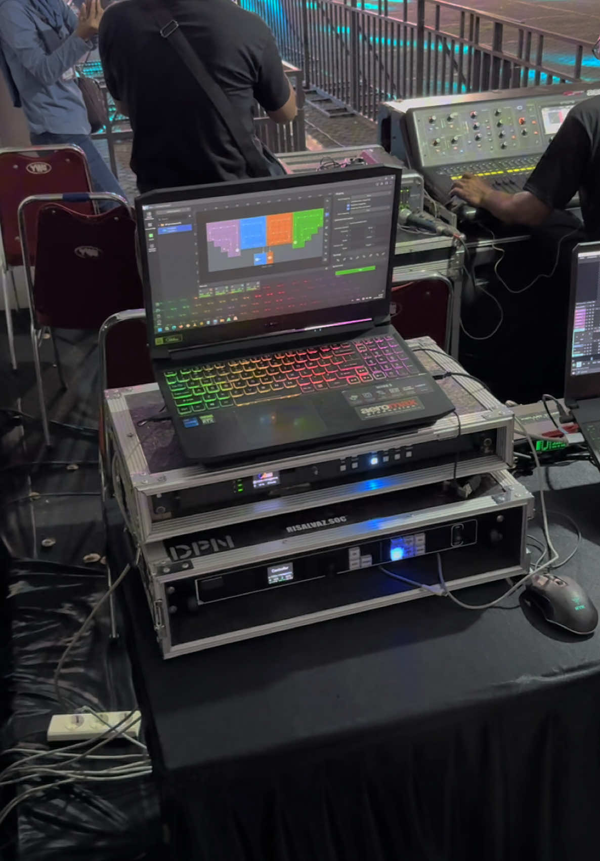 Hasil setup video sebelumnya sekece inii 😍😍 #fyp #fypシ #aeromediaproduction #multimedia #vendormultimedia #livestreaming #jasalivestreaming #ledscreen #videotron #vendorledscreen #vendorvideotron #rentalledscreen #rentalvideotron #setup #qiangli #ncled #resolume #resolumearena #vj #videojockey #visualjockey #resolution #fullhd #4K #pixel #ratio #genset #generatorset #sewagenset #rentalgenset 