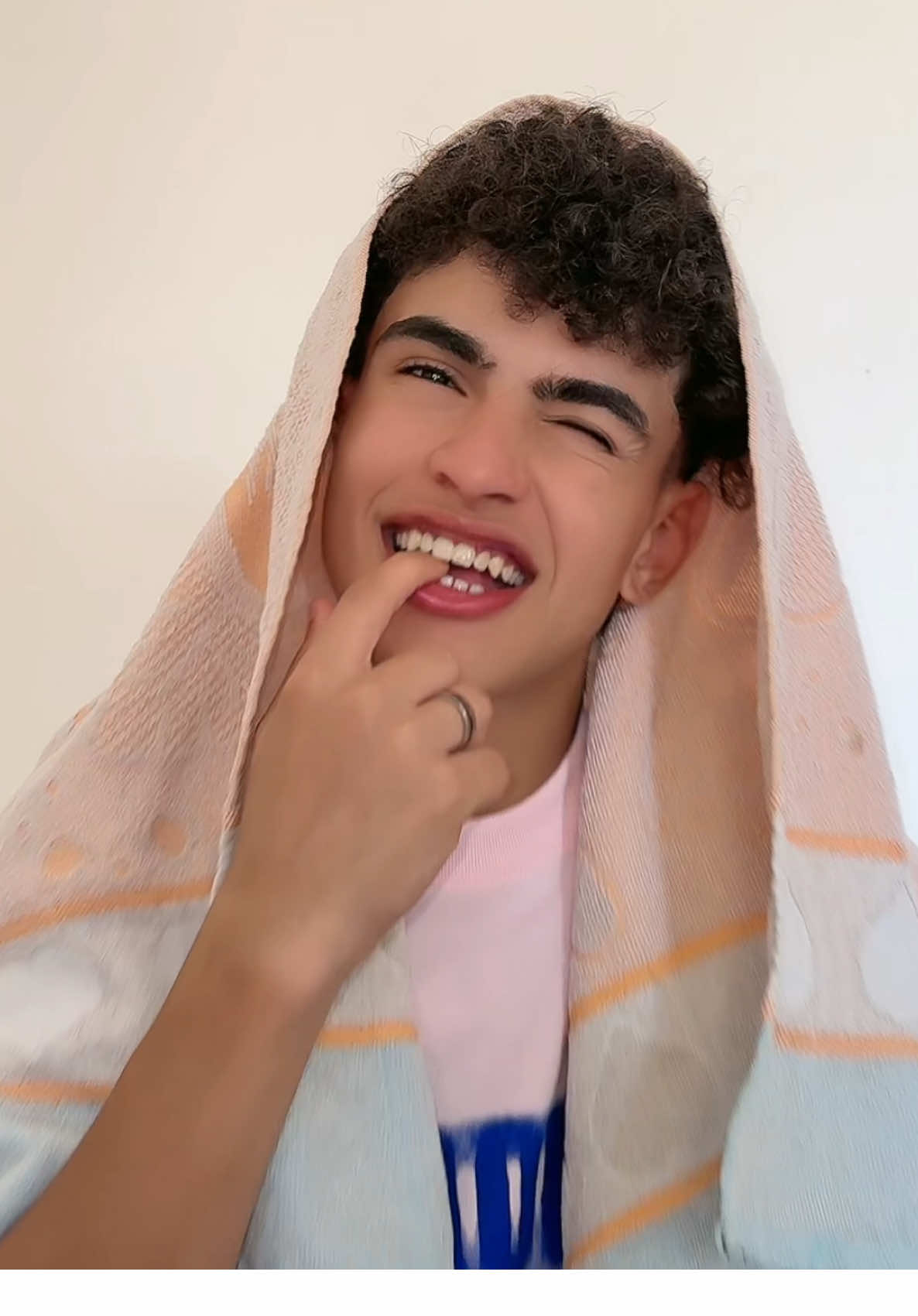 أعملو أكسبلور كتير عشان نمثل في التلفزيون😂😭😭 #foruyou #foryoupage #viral #fyp #fypシ #jo0o🦅 #for_you 