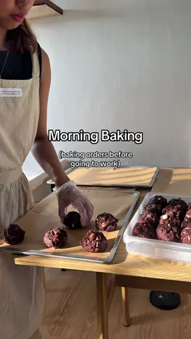 Baking in the morning has been therapeutic until I have to go to work chariz #bakerlife #homebakery #cookietok #baking #SmallBusiness #fyp 