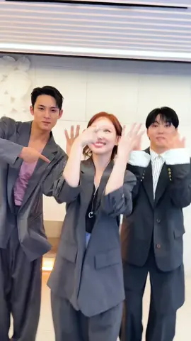 THIS IS FOR #MINGYU & #SEUNGKWAN 4️⃣ Listen [THIS IS FOR] 4️⃣ https://TWICE.lnk.to/THISISFOR #TWICE #트와이스 #THISISFOR #NAYEON #나연 #SEVENTEEN #민규 #승관 @SEVENTEEN 
