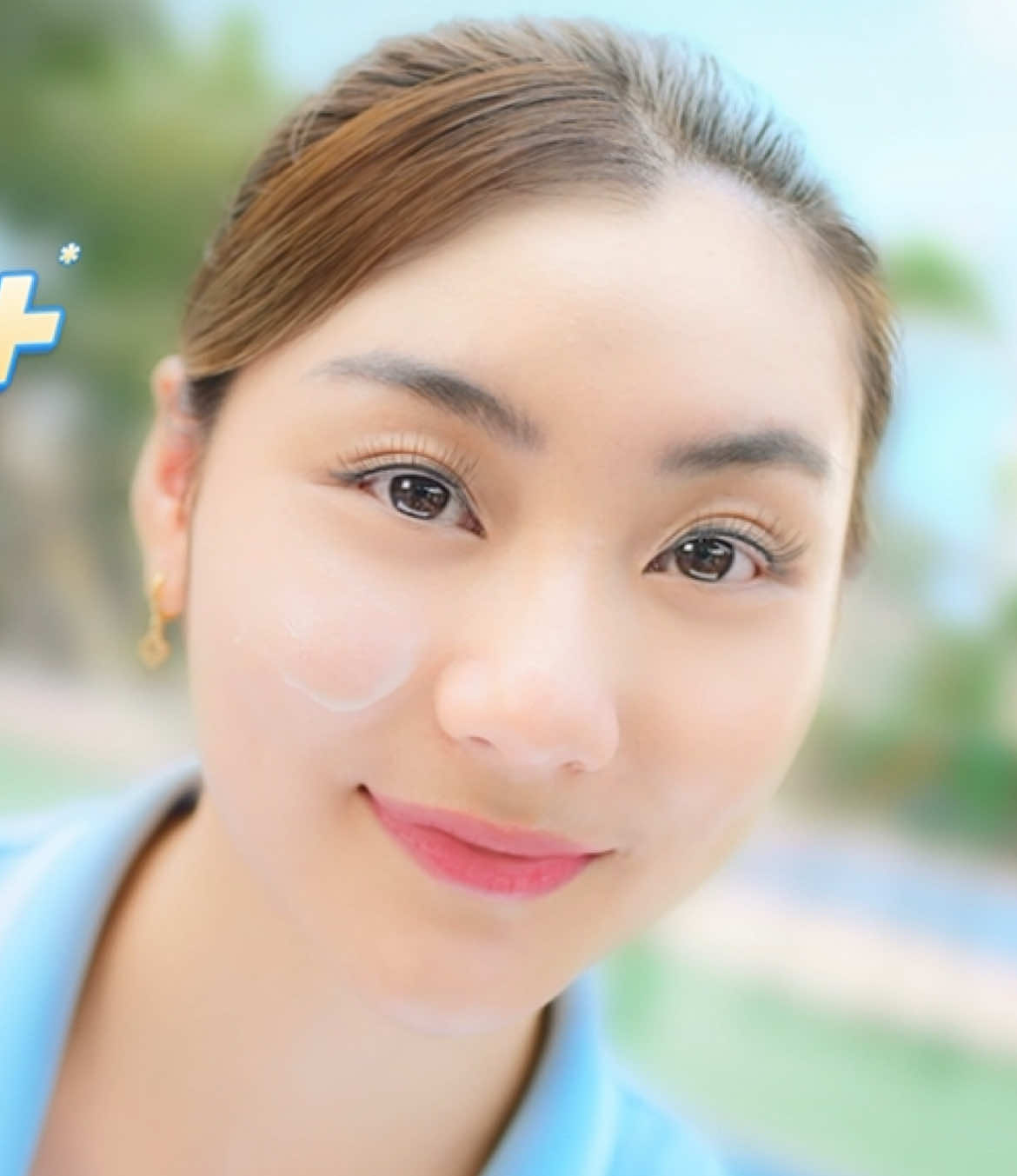 Gak mau kan kulit kamu jadi kusam kayak Ines?  Ini saatnya kamu PROTEKSI MAKSIMAL kulit wajah dari bahaya sinar matahari menggunakan Ultra Light Daily Sunscreen! dengan kandungan : 🌤️ SPF 50+ PA+++ 🌤️ Blumilight 🌤️ Niacinamide  ☀️Proteksi PLUS PLUS dari SUN dan SCREEN☀️