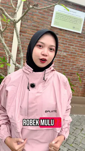 Jangan takut robek kalo pake jas hujan pluto sudah full pres anti sobek dan rembes👈🏻👈🏻#jashujankangguru 