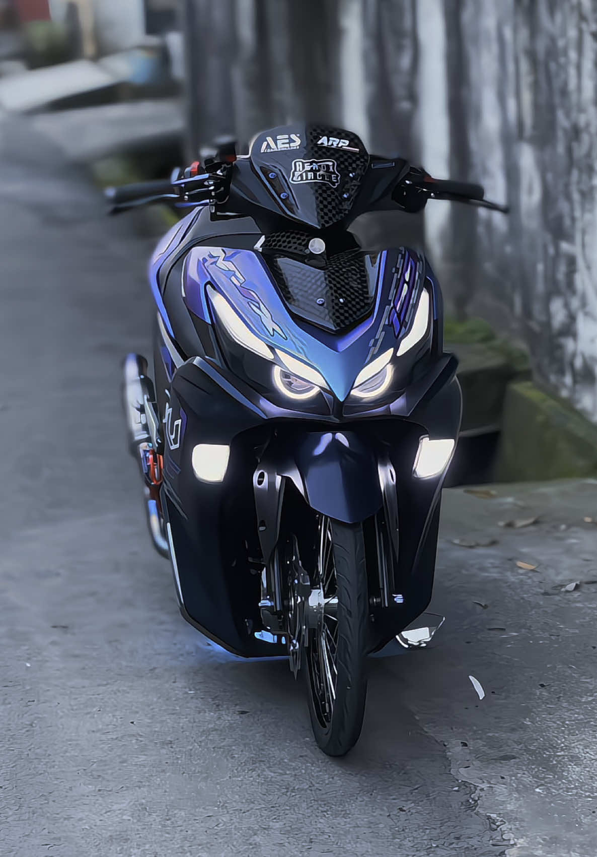 mejikuhibiniu lagi😝 @ARP MODIFIKASI @BULLAES @Amor merch indonesia @Tribun amor merch  . . . #fyp #aerox #yamaha #aerox155 #aeroxmodifikasi #nmaxmodification #aeroxindonesia155 #nmax #nmax155 #fyp #aeroxcybercity #aeroxnation155 #foryou #sulawesi #makassar #fypシ #aeroxindonesia #nvx #nvx155 #aeroxdownsize #ogahjinjit #allnewaerox155connected #allnewaerox #trending #aeroxgallery #ring17style #ring17 #r17style #vietnamstyle🇻🇳 #teambullaes 