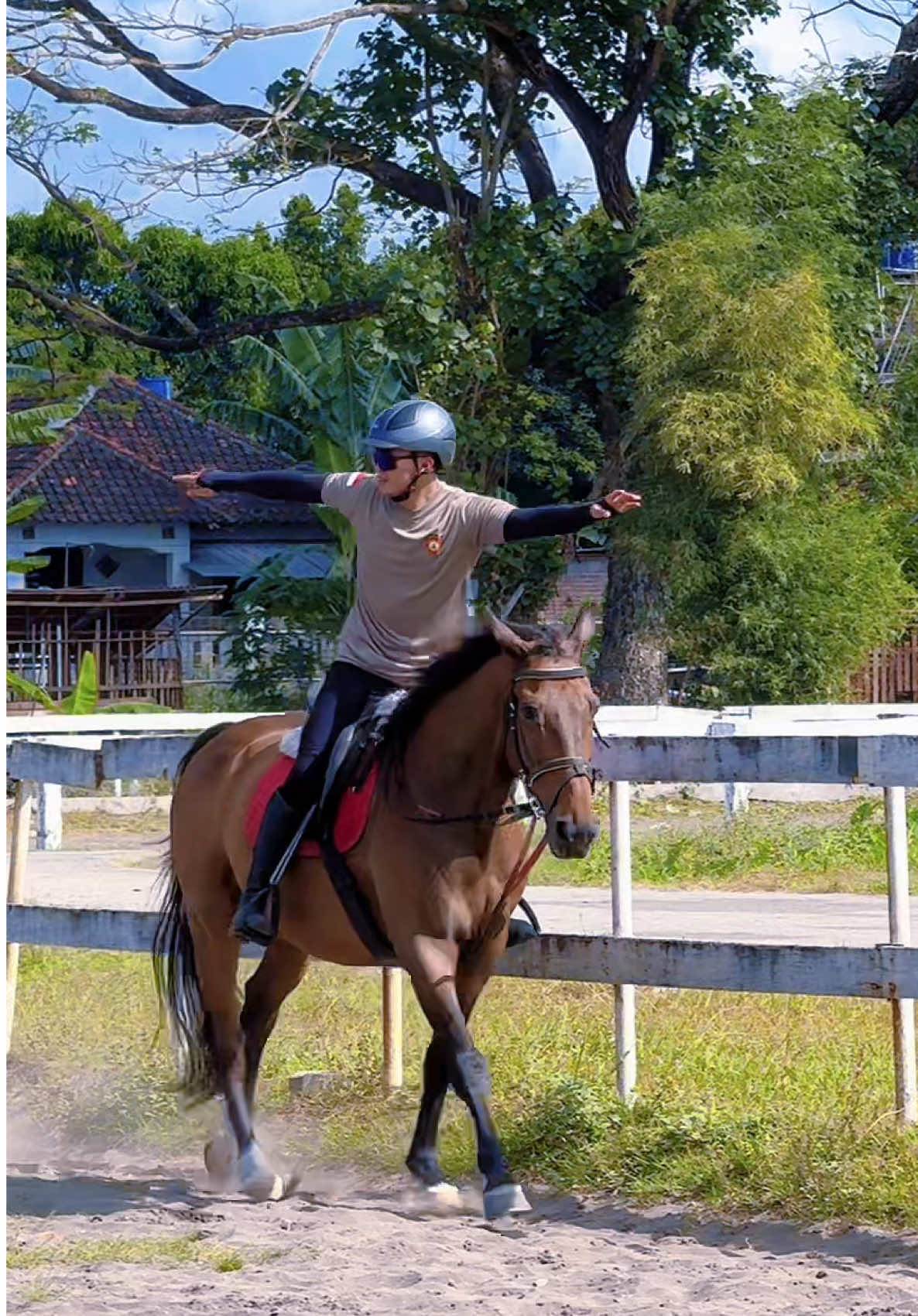 Aura Farming di atas kuda ! 🖤🐎 #aurafarming #pacujalur 