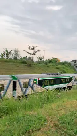 nyore dengan view kereta di gamplong Sleman⭐⭐⭐ #sleman #yogyakarta #fyp #foryoupage #jogja24jam #gamplong 
