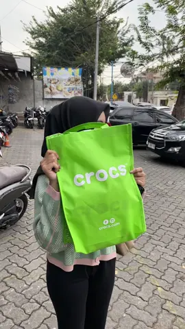 Terimakasii ka atas kepercayaanya, di tunggu next ordernyaaa🤙🏻✨#crocs #semarang #cocscouple #fypシ #fyp 