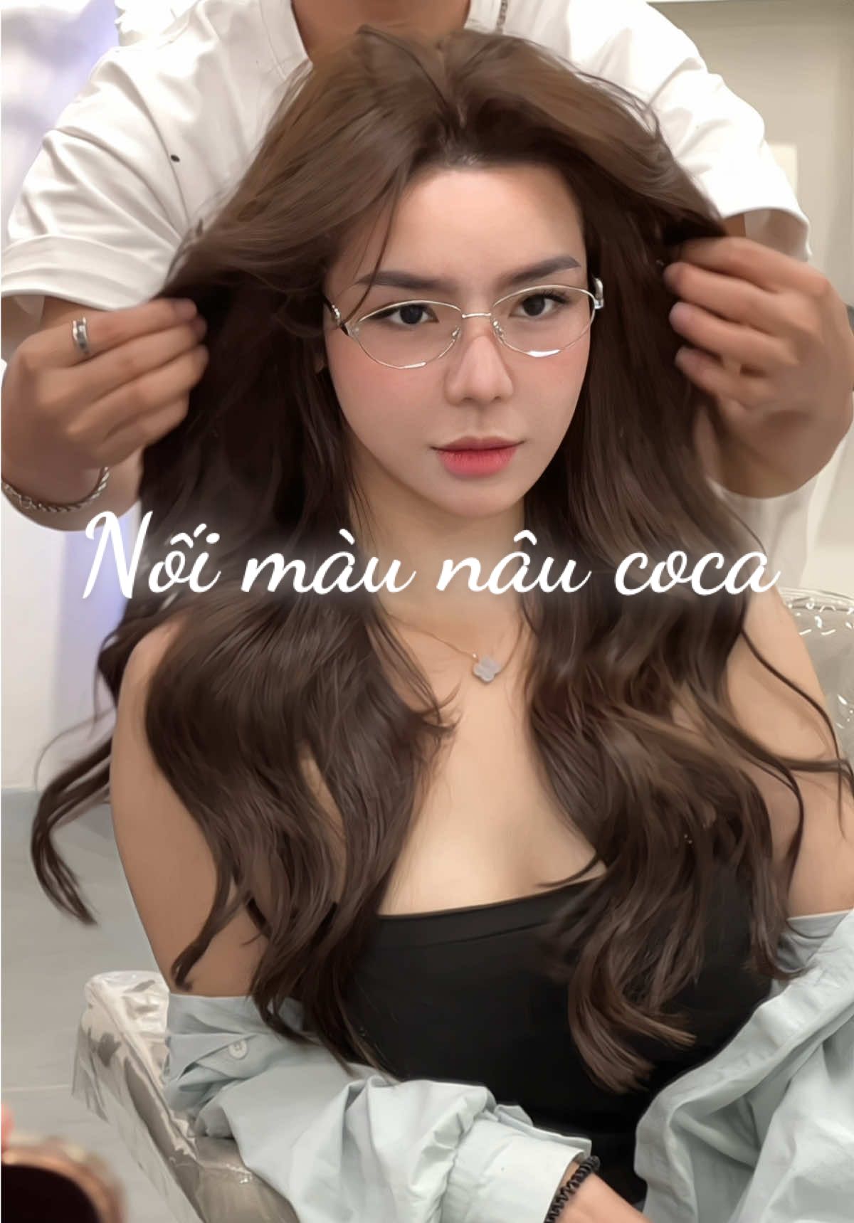 Ngày thứ 24 : bóc đen , nối lông vũ 10 , nhuộm màu nâu CoCa sáng !! #xuhuong #maudep #mauthoitrang #lamdephanoi #rewiewsalon #lamdepcongso #taytoc #mautocdep #lamtocdephan #xu #noilongvu 