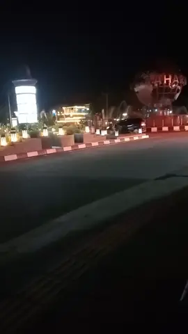 Recommended tempat ngesuhe di majalengka.. enak bnget menghabiskan malam Minggu bersama pasangan di sini,tempatnya syahdu ga terlalu dekat jalan raya jdi lebih santai Alamatnya  📍 Di bunderan Munjul 🥛 Nama tempatnya  Angkringan pakde toro #suhemajalengka  #angkringanpakdetoro  #fypシ 