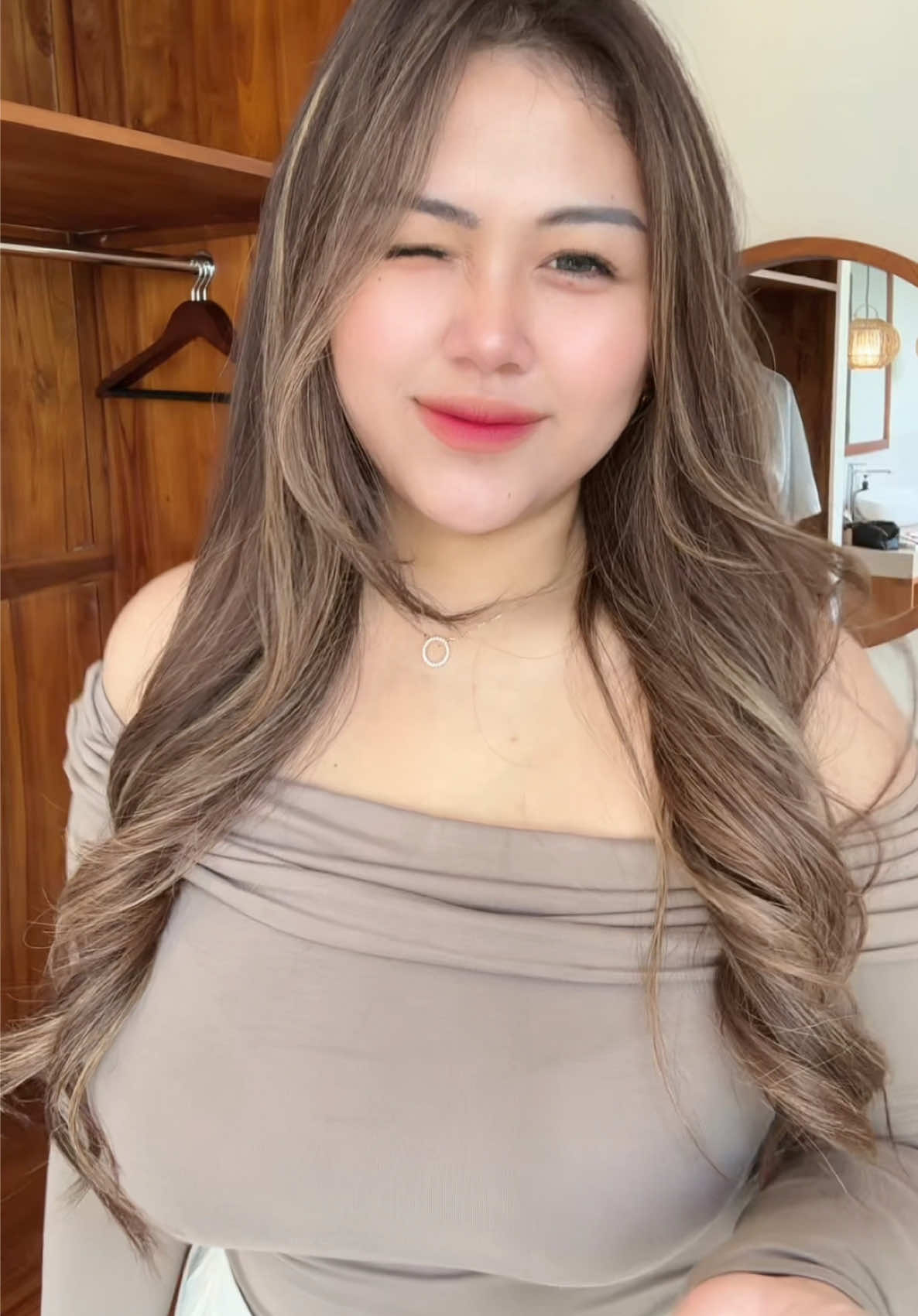 Mau nulis apa ya bingung sejam