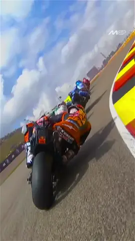 He’s not turning, he’s orbiting 💫💪 #motogp
