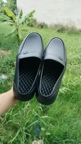 #giàycaosunamnguyênkhối đế giày dày dặn không thấm nước  chống trơn trượt  #Hồng_Dép_80  #xuhướng2025 