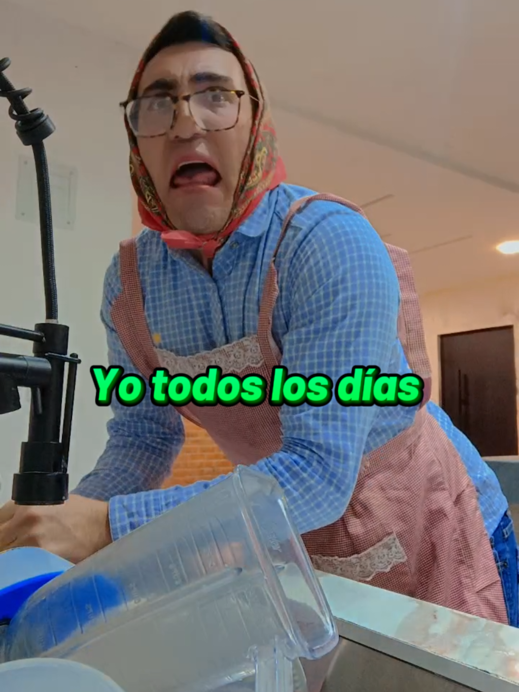 MAÑANA EMPIEZA MI BUEVA VIDA😂🤭🤓 #hermana #hermanas #tia #tias #amiga #amigas🤞🏻💕 #mamá #yo #humor #comedia #comediahumor #realidad #todoslosdias #ejercicio #dieta #nuevavida 